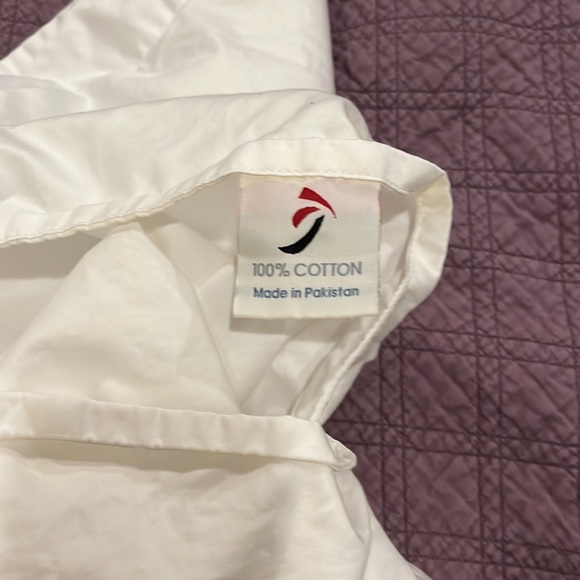 NWOT Pillow shams - Picture 3 of 4